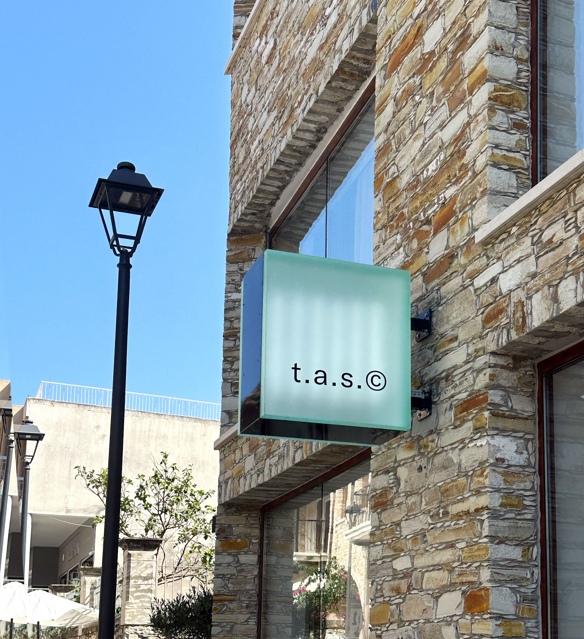 C gallery t a s 09
